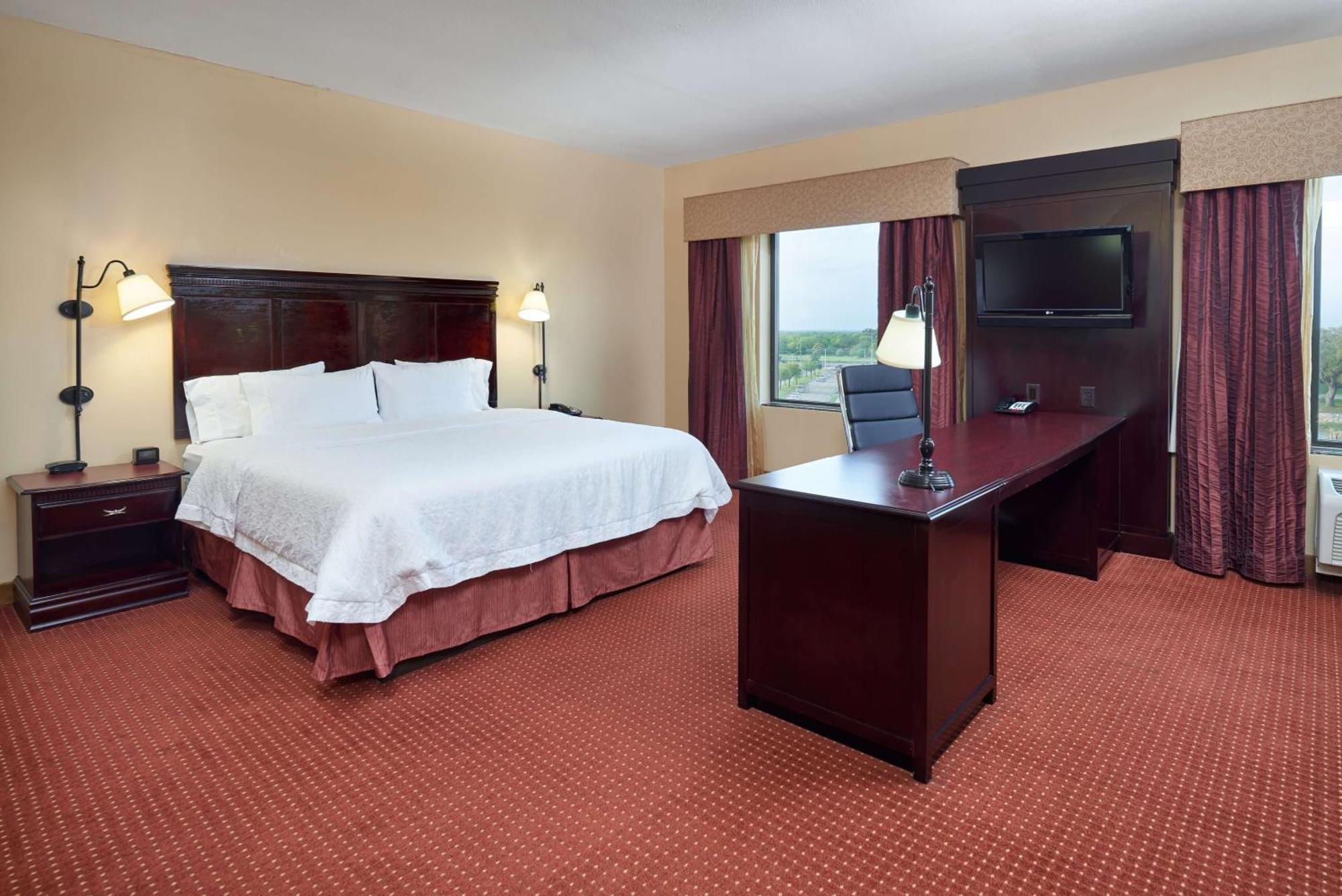 Hampton Inn & Suites Austin South Buda Exterior photo